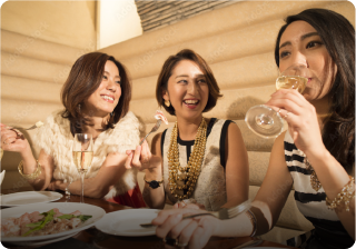 友人と一緒に女子会を開催